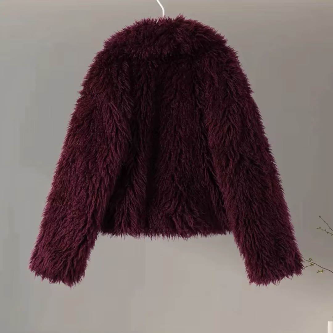Bordeauxfarbene Kunstpelz Jacke Rückansicht
