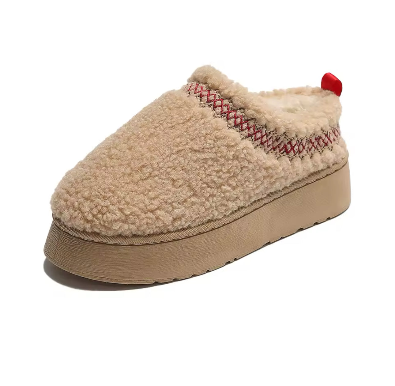 raune Plüsch Boots, warme Pelz-Stiefeletten für Damen mit Plattformsohle, auf neutralem weißen Hintergrund, ideal für den Winter